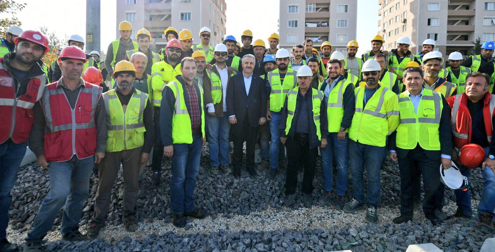 Bakan Arslan`dan Gebze-Halkalı Banliyö Hatları müjdesi