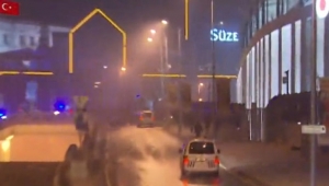 Beşiktaş'ta kalleş saldırı! Çevik Kuvvet Otobüsüne giden polislere bomba atıldı