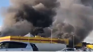 Esta Construction 'ın inşa ettiği Moskova'daki dev AVM yangını