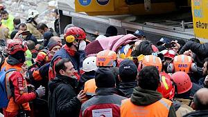 Kartal'da çöken bina enkazından 20 saat sonra çıkarılan Havva mucizesi