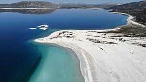 Bakan Kurum, 'Salda Gölü iddiaları kamuoyunu yanıltılmaktadır'