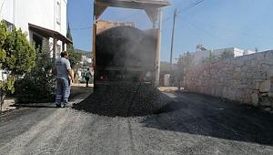 FEN İŞLERİ MÜDÜRLÜĞÜ EKİPLERİ 6 AYDA 47 BİN TON SICAK ASFALT DÖKTÜ