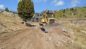 Korkuteli Kırsalında Çalışmalar Sürüyor