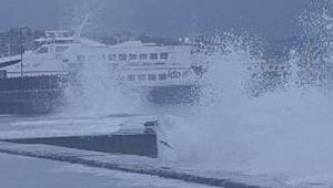 İstanbul'da fırtına ve turuncu alarm etkisi! İDO ve BUDO deniz otobüsü seferlerinde iptaller var...