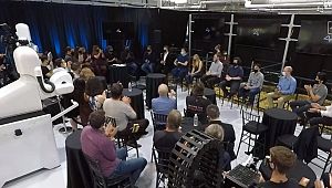 Elon Musk, "Neuralink" çipi resmen tanıttı