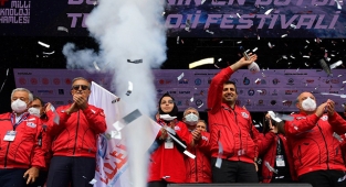 İlk günden yüz binler ziyaret etti! TEKNOFEST 2021 görkemli başladı...