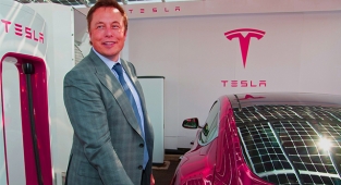 Elon Musk servetini katlıyor! Tesla 100 Bin sipariş aldı, Musk milyar Dolarları ile Exxon'u solladı...