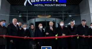 Artaş, Erciyes'te yeni otel projesini hizmete aldı