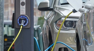 Elektrikli otomobillere sağlanacak şarj alt yapısı için yönetmelik Resmi Gazete'de