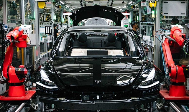 Elon Musk, Tesla'da teslimat rekoru kırdı