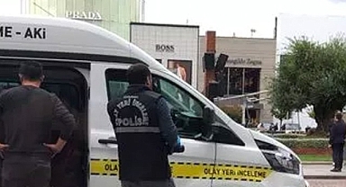 İstanbul'da ünlü AVM'de silahlarla çatıştılar! İstinye Park AVM'de silahlı çatışma çıktı