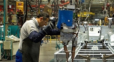 Sanayi üretimi yıllık yüzde 1 arttı