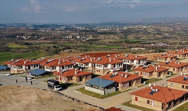 Manavgat TOKİ evleri yöresel mimariye göre tasarlanarak inşa edildi