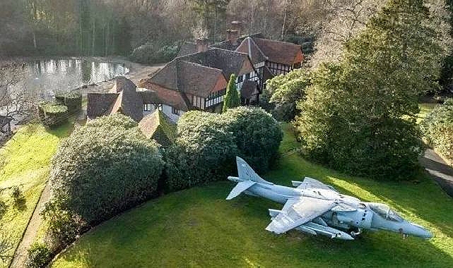 Bu evi satın alan, savaş uçağını da alır!