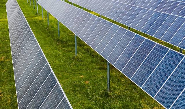 Diyarbakır'daki çatı tipi güneş enerjisi santrali elektrik üretmeye başladı!