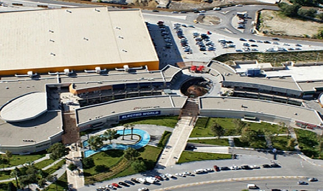 Borsa'da işlem gören gayrimenkul şirketi Denizli'de dükkan kiraya verdi