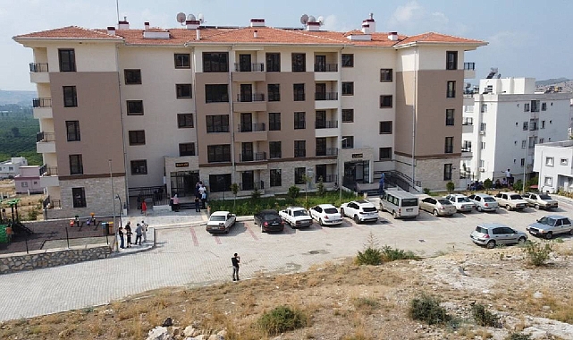 TOKİ Adana'da evi yanan 29 aileye yeni evlerini teslim etti!