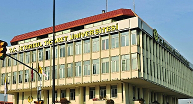 Eminönü'deki 6 katlı eski İTO binasında yıkım başladı