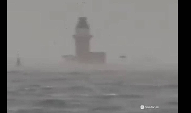 İstanbul'da kar yüksek yerlerde başladı! Kartal'da yılın ilk kar yağışı...