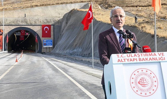 Van Hakkari arasında hizmet verecek 3150 metrelik Güzeldere Tüneli açıldı