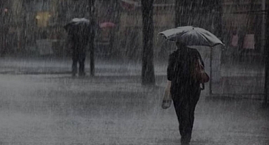 İstanbul hava durumu tahminleri güncellendi! Son dakika Meteoroloji ve AKOM İstanbul için saat vererek sağanak uyarısı yaptı