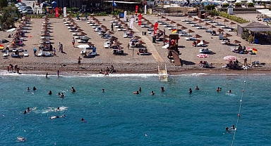 Bakan Ersoy duyurdu: Antalya'da yeni rekor! Şimdiye kadarki en yüksek günlük giriş...